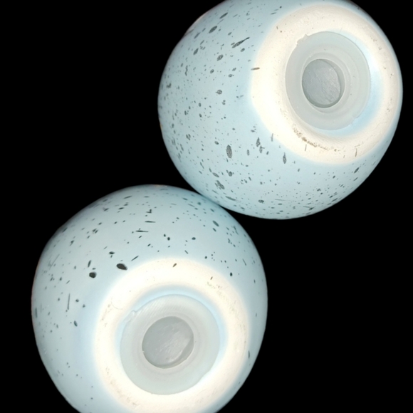 Salt Pepper Shakers - Picture 2 of 3